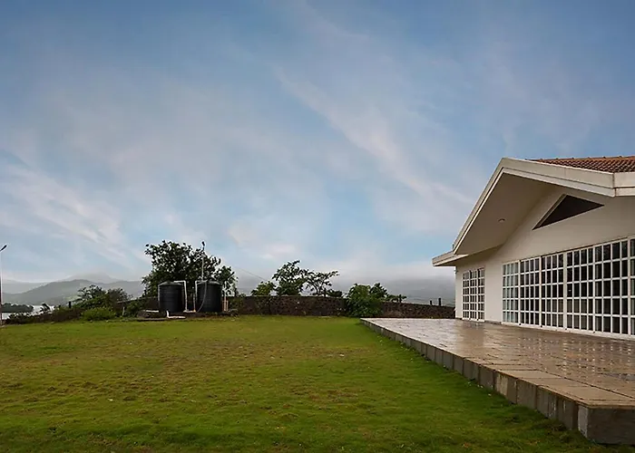 Stayvista'S Shivom Villa 12 - A Serene Escape With Views Of The Valley And Lake Lonavala